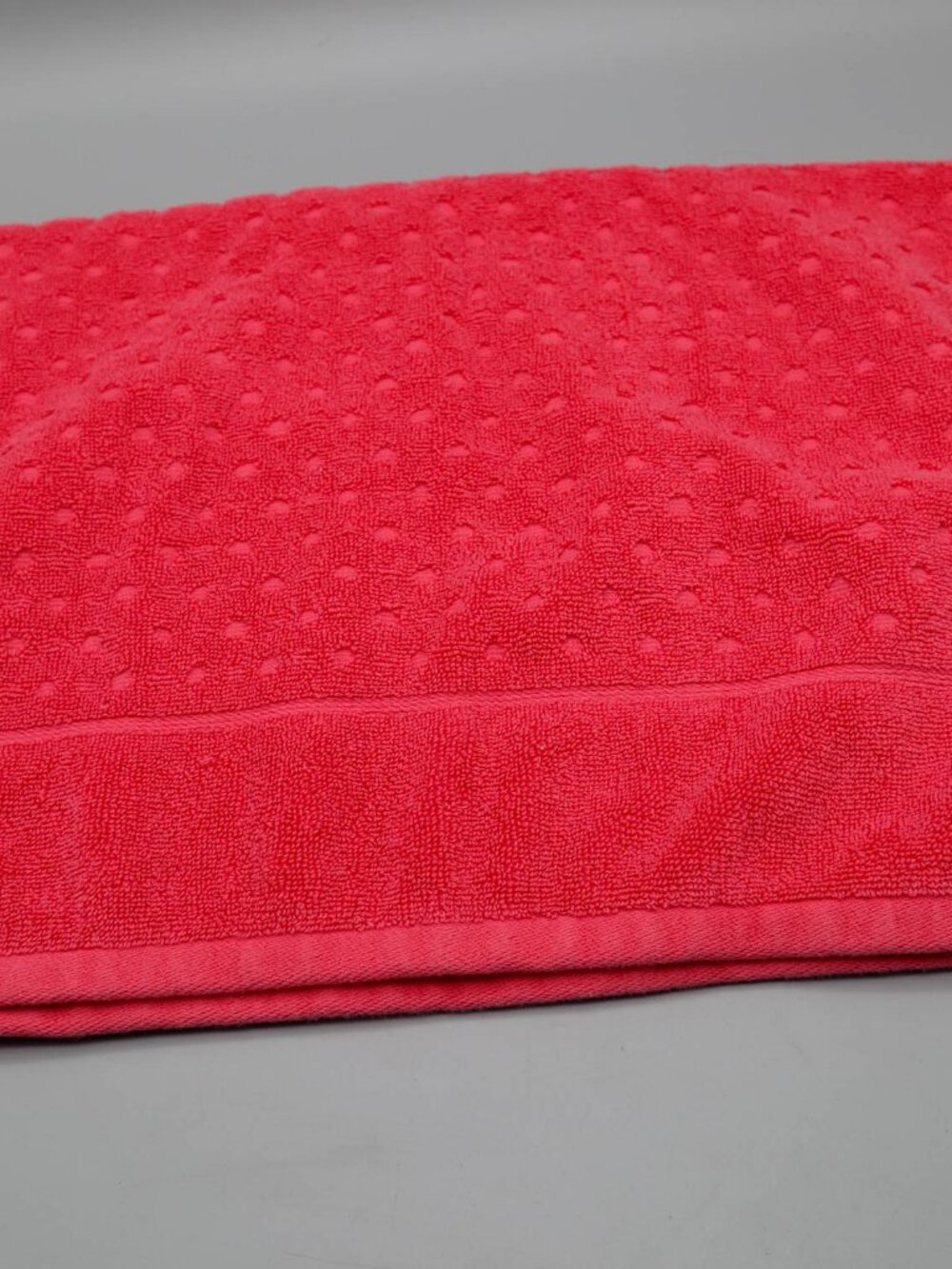 Kate Spade Cotton Terry Bathroom Hand Towel Fuschia Pink Embroidered Logo - Picture 3 of 7